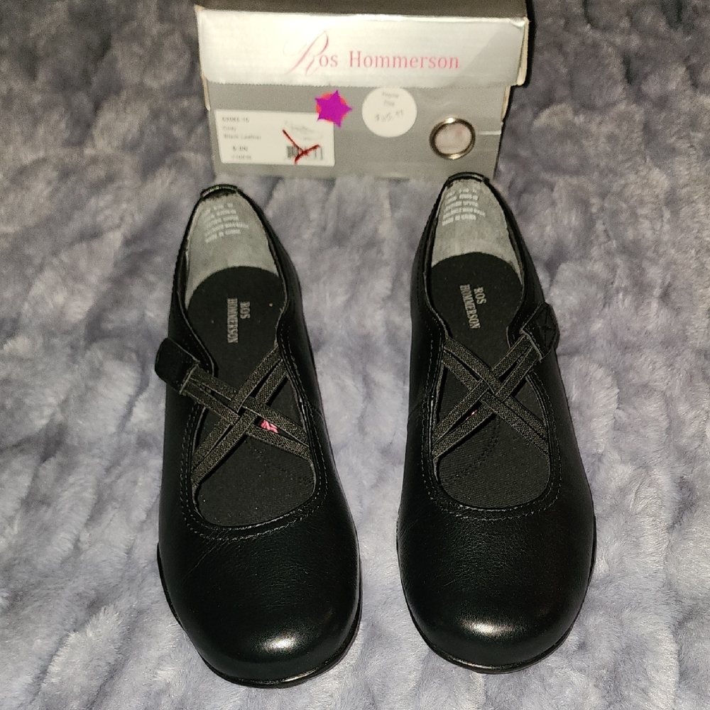 NIB 9.5 Ros Hommerson Black Leather Cross-Strap Flats